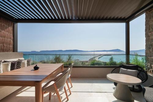 Escape Agora Bayfront Infinity, 1 Bedroom Suite, 1 King, Sea View