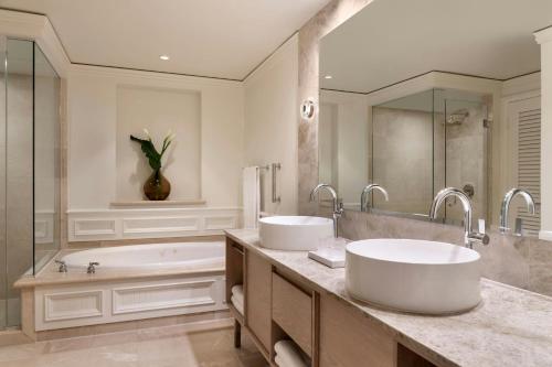 One-Bedroom Residential Suite with Balcony