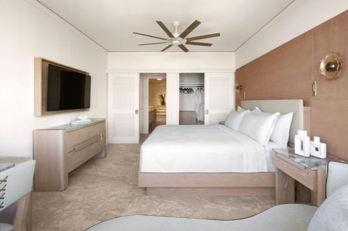 One-Bedroom Residential Suite with Oceanfront
