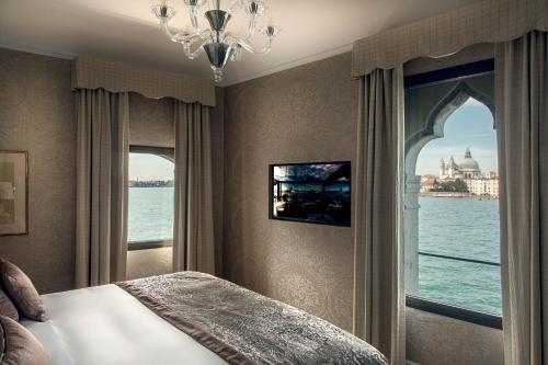 Suite with St. Mark View