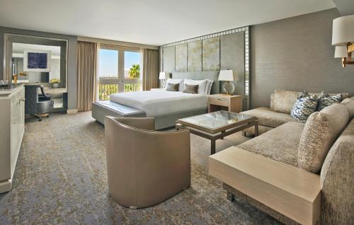 Deluxe Classic Suite