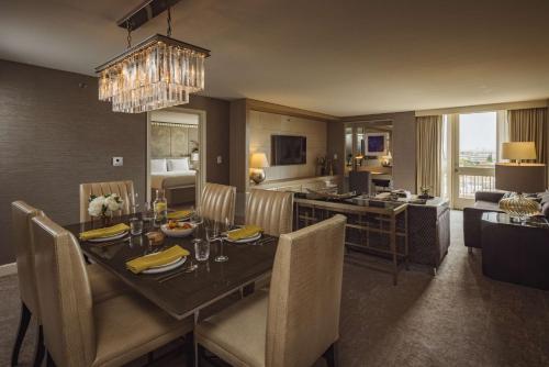 Grand Heritage Suite