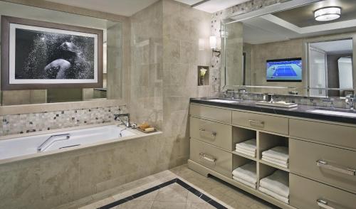 Accessible Deluxe Classic Suite