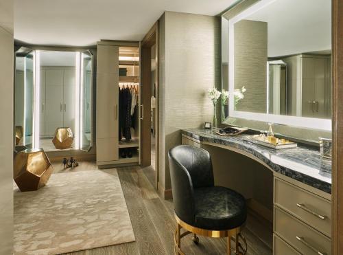 Palm Suite