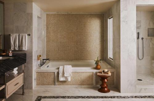 L'Ermitage Suite