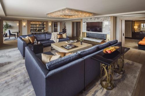 L'Ermitage Suite