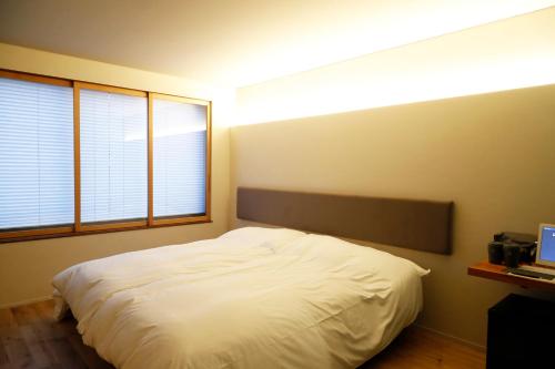 Universal Small Room Annex