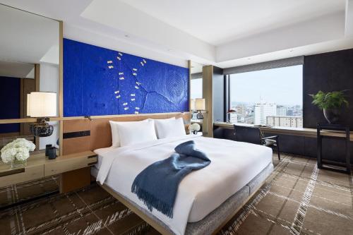 King Suite with City View
