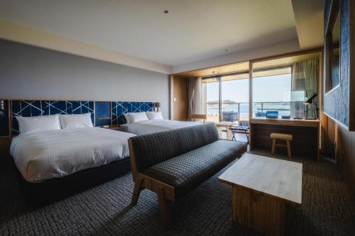 Deluxe Twin Room with Sea View