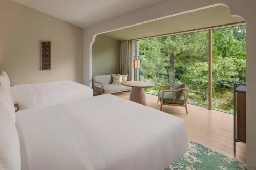 Junior Suite with Garden View