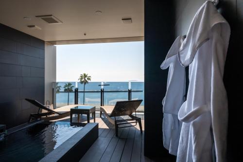 Deluxe Twin Room with Tatami Area and Open-Air Bath - Ocean View