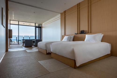 Superior Twin Room with Tatami Area - Ocean View