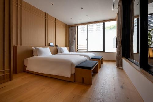 Suite with Open-Air Bath - Hillside View