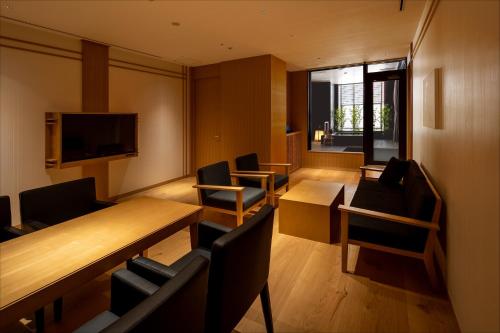 Suite with Open-Air Bath - Hillside View