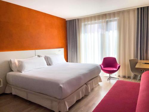 Deluxe Double Room with Extra Bed (2 Adults + 1 Child)