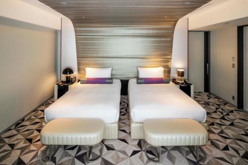 The Kahala Suite King Including Breakfast for 2 and Mini-bar Free