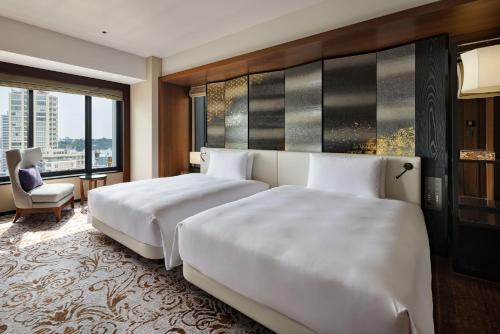 Twin Regency Suite