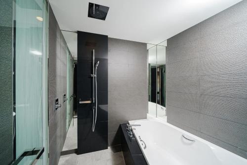 Premier Twin Suite