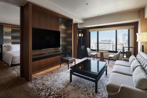 King Regency Suite