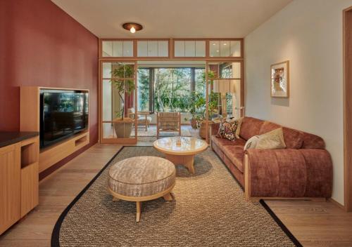 Precious Suite