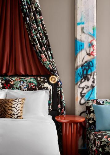 Queen Loft