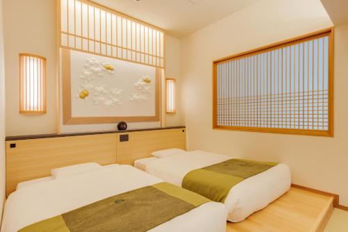 Premium Suite with Semi-Open-Air Bath	