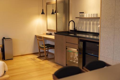 Premium Suite with Semi-Open-Air Bath	