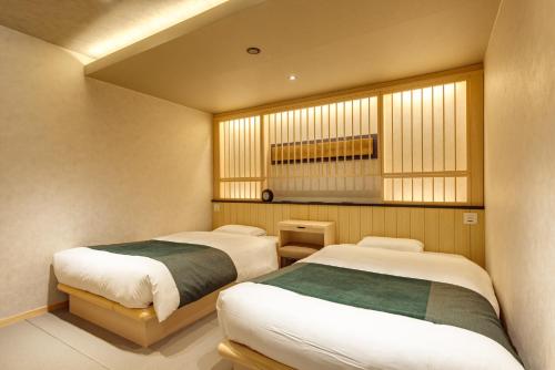 Comfort Deluxe with Semi-Open-Air Bath