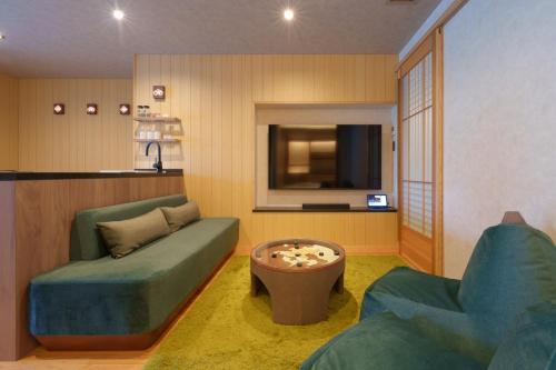 Comfort Deluxe with Semi-Open-Air Bath