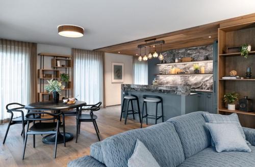 Suite One-Bedroom Mountain Loft