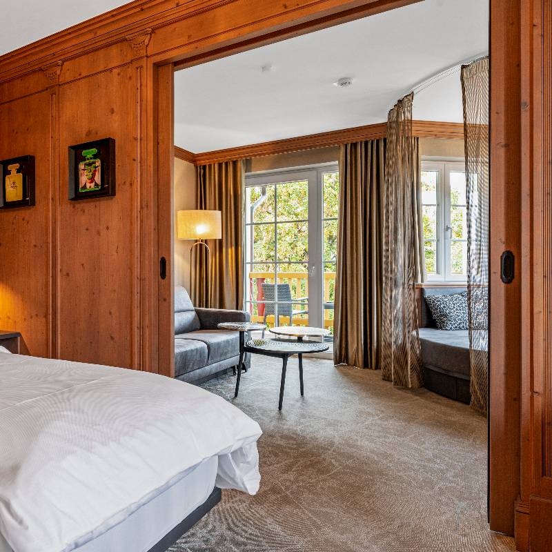 Deluxe Suite Modern with Balcony