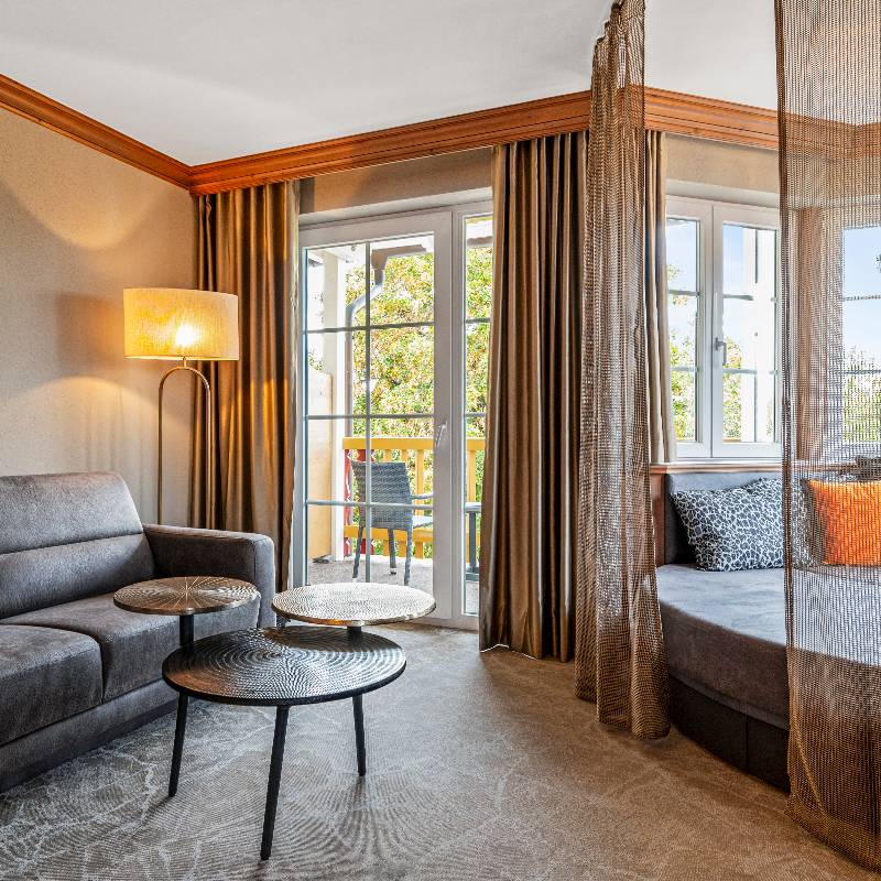 Deluxe Suite Modern with Balcony