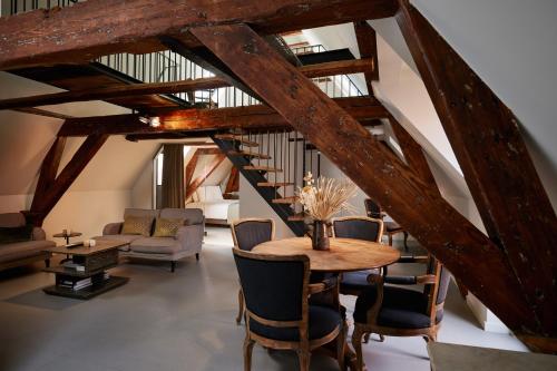 Apartment - Split Level