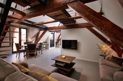 Apartment - Split Level