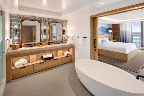 Club Access - Ali'i Suite