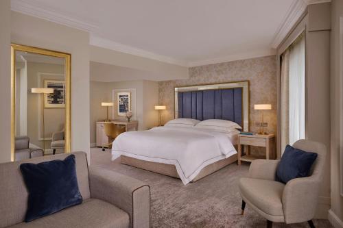 Junior King Suite with City View