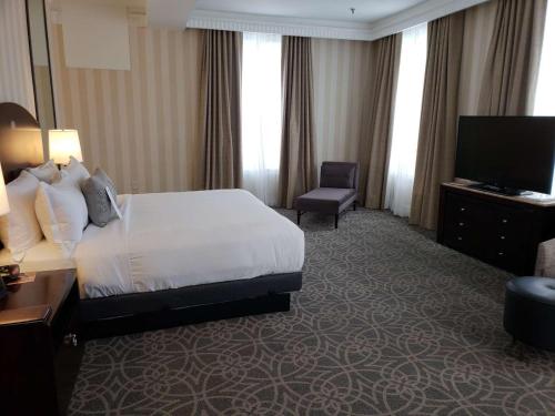 Mountain View Cupola Suite