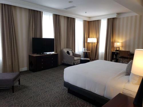 Mountain View Cupola Suite