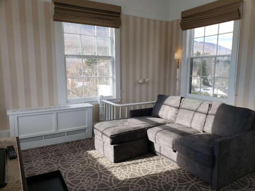Mountain View Cupola Suite