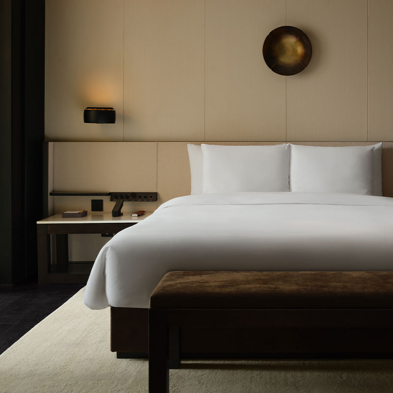 Deluxe Suite - 1 King Bed