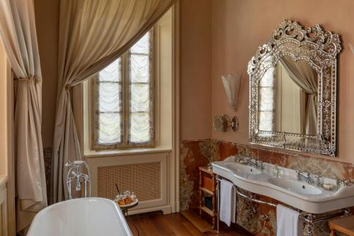 Suite with City View