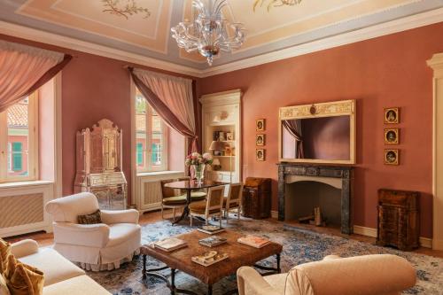 Suite with City View