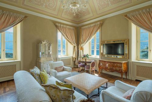 Suite with Lake View