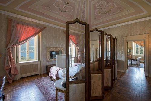 Suite with Lake View
