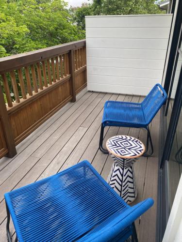 1 KING BED PREMIUM WITH BALCONY       