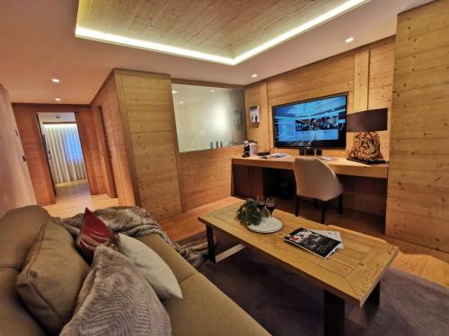 Junior Suite With Mountain View