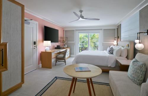 Garden View King, Guest Room, 1 King, Sofa Bed, Balcony
