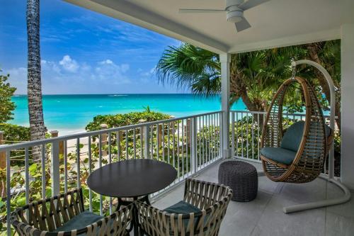 High Floor, Oceanfront, 1 King Room with Sofa Bed and Terrace