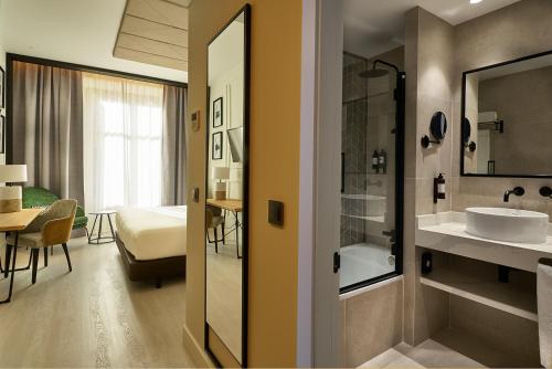Vincci Room