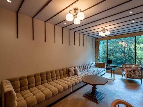 Stylish Suite Twin with Hot Spring Bath 